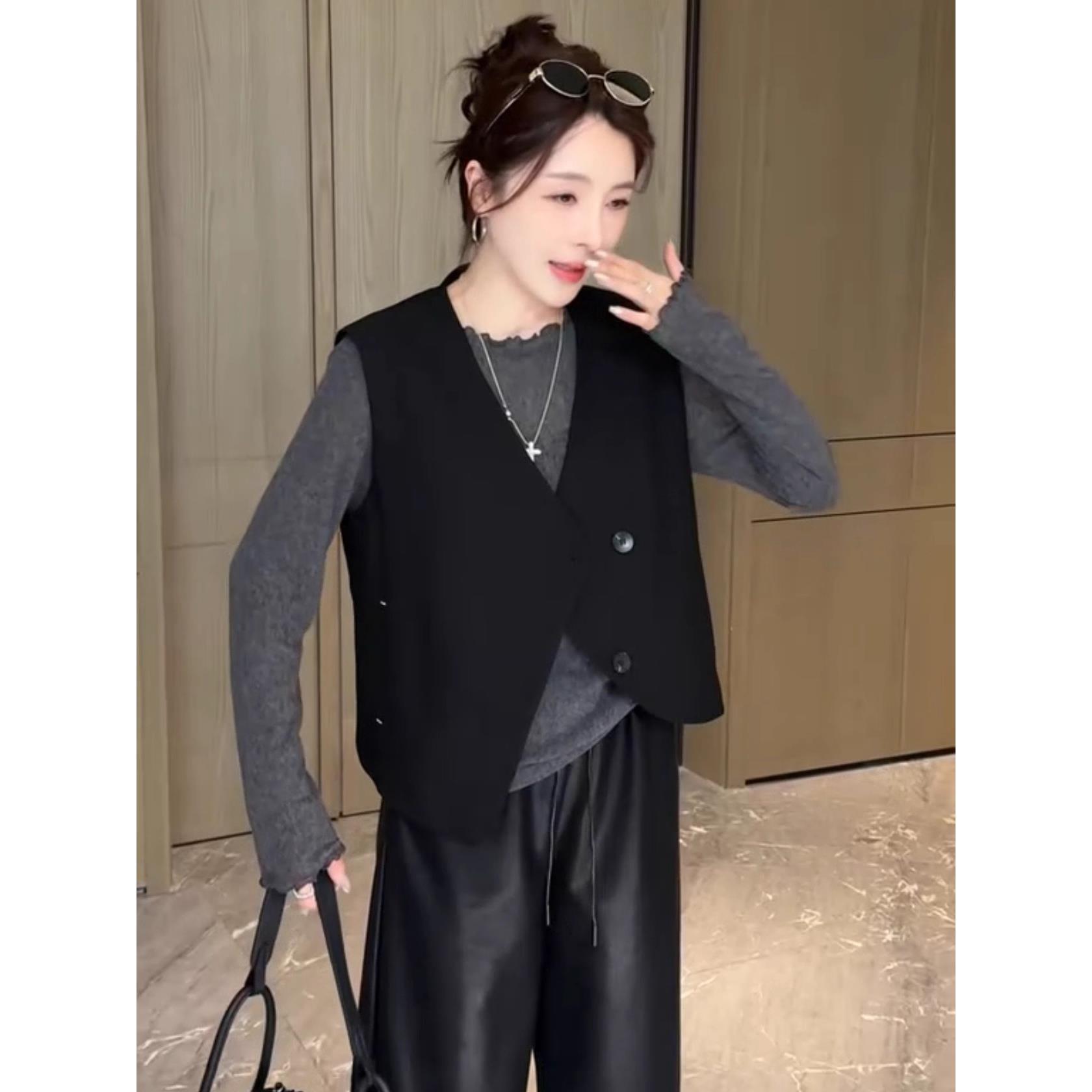 欧货不规则V领无袖西装马甲女今年秋季新设计感气质叠穿马夹坎肩