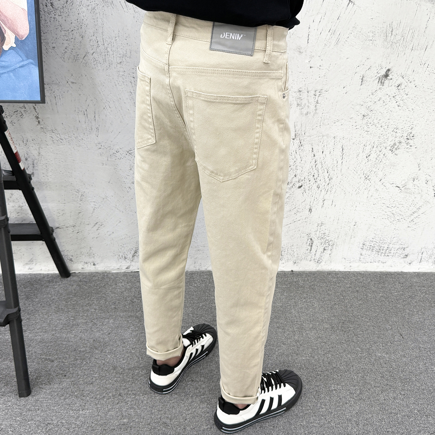 微锥牛仔裤男秋冬潮牌美式高街复古水洗百搭宽松简约小脚裤米黄色