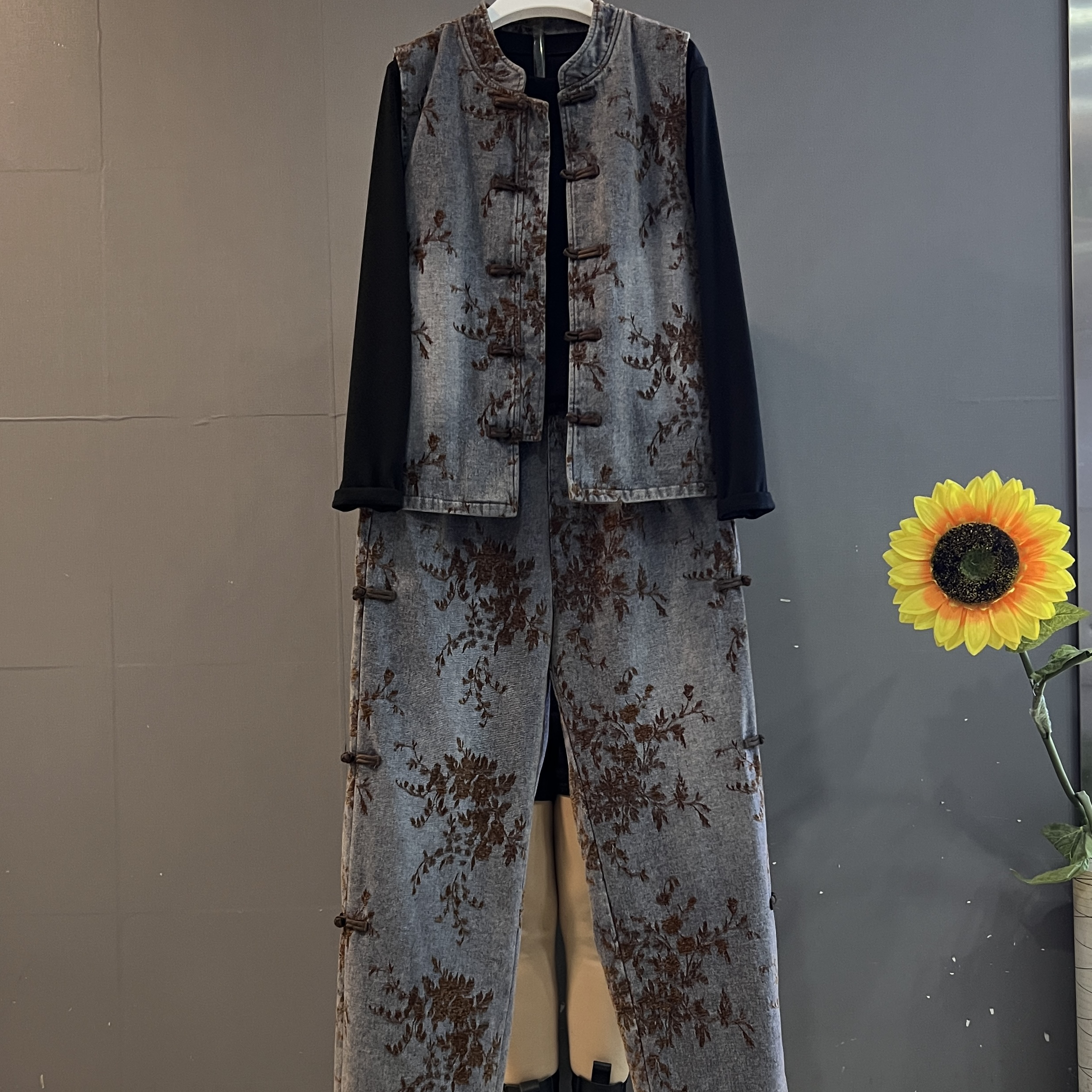 新中式复古盘扣牛仔提花马甲➕内搭➕裤子重工三件套