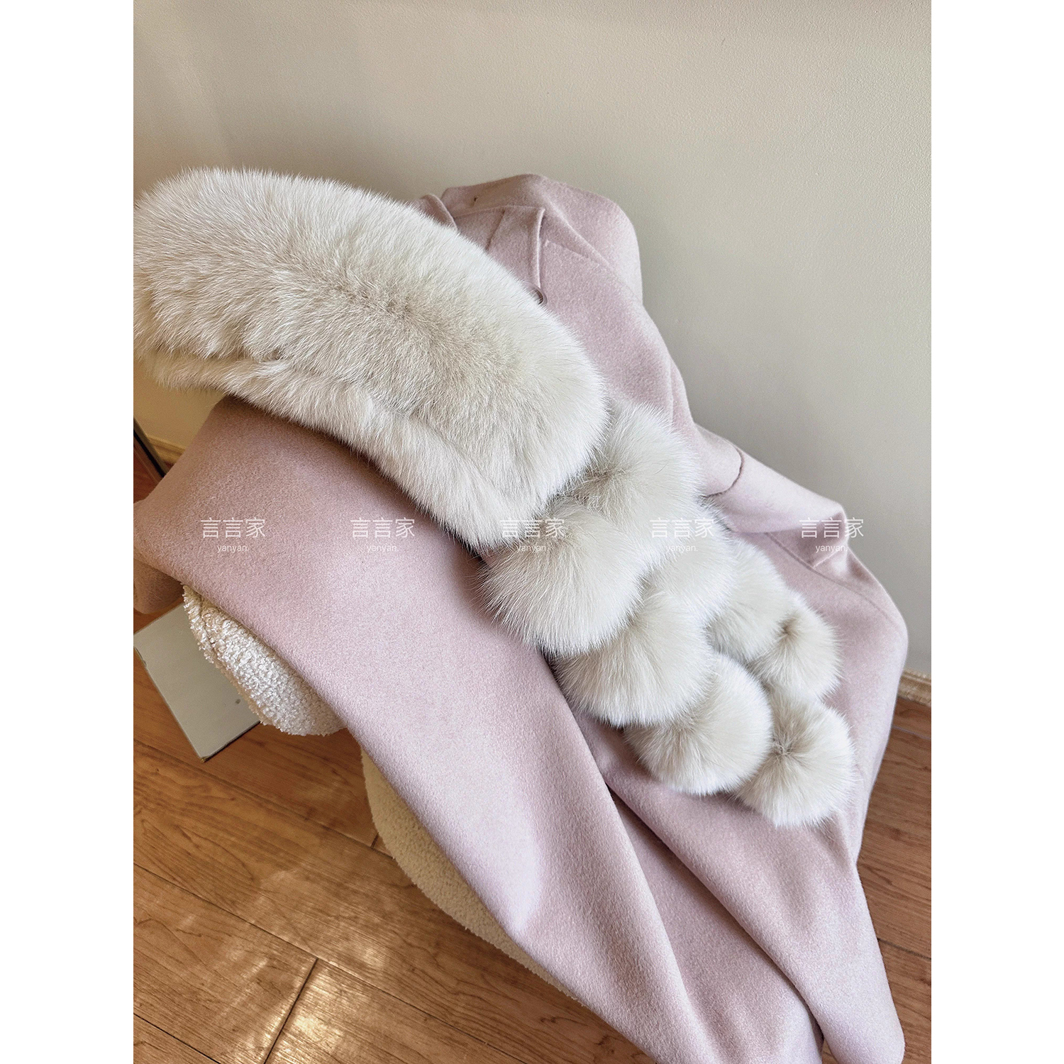 小雪球仿皮草保暖围巾女冬季加厚时尚毛球气质高级感围脖脖套