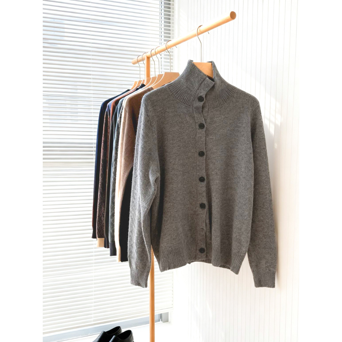 好看到心坎里！炭灰色大翻领高领两穿百搭针织衫毛衣开衫外套女装