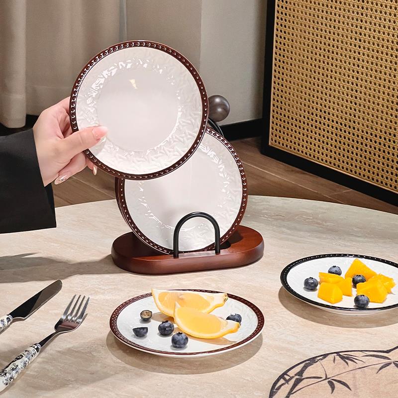 尊慕斯中古风陶瓷吐骨碟家用轻奢高级感食品级精致高端水果小盘子