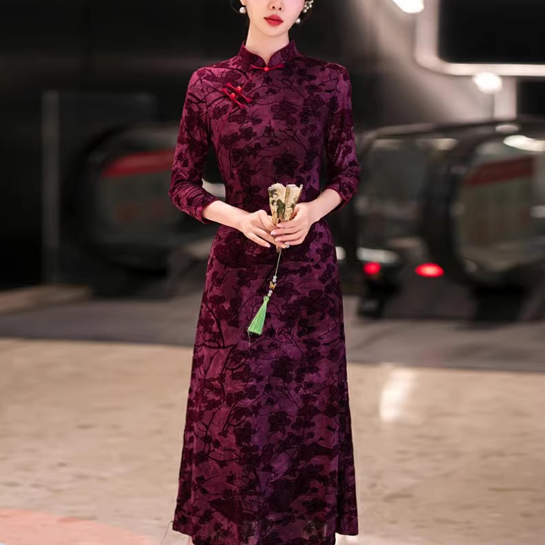 三四月份喜婆婆婚宴装2025新款高贵年轻春秋旗袍妈妈礼服平时可穿