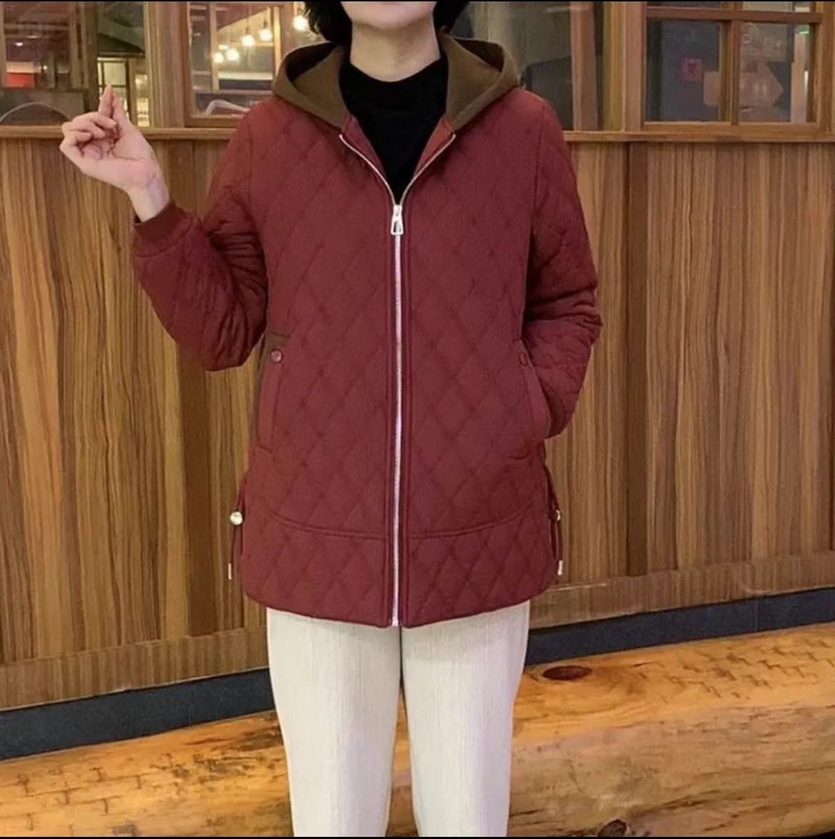 《专柜品质》冬季新款气质休闲时尚宽松加绒加厚连帽妈妈上衣外套1