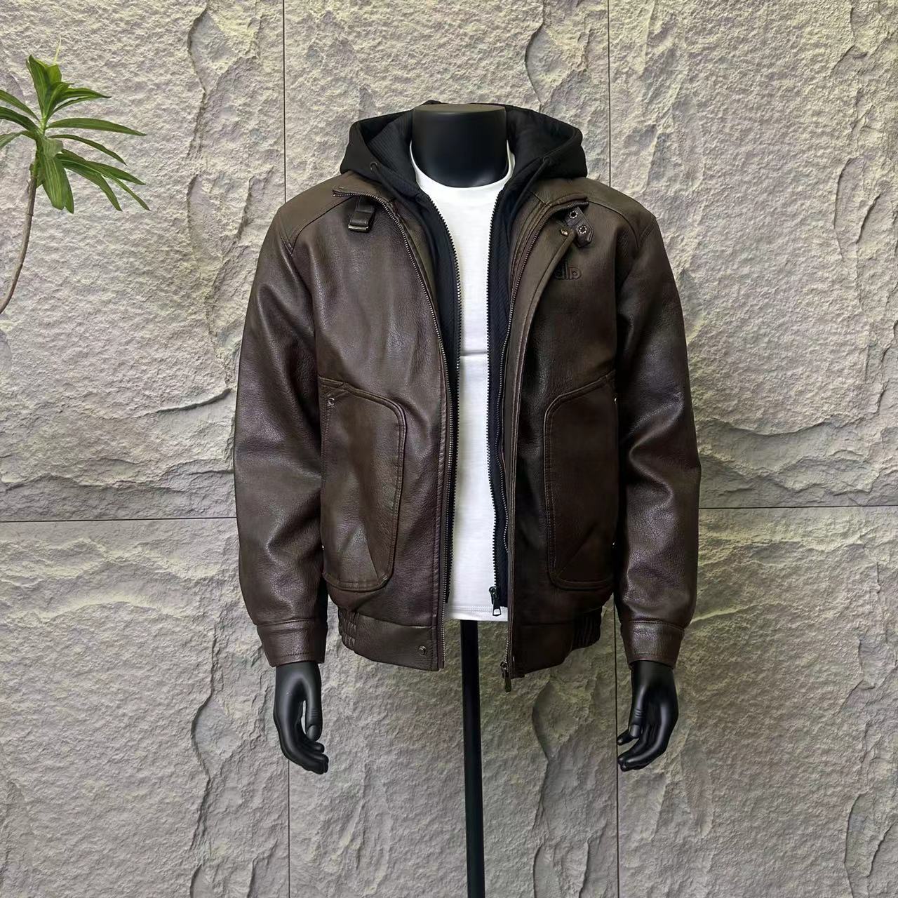 2025新款防风冬季连帽免烫修身型皮衣休闲短款潮流加绒夹克外套