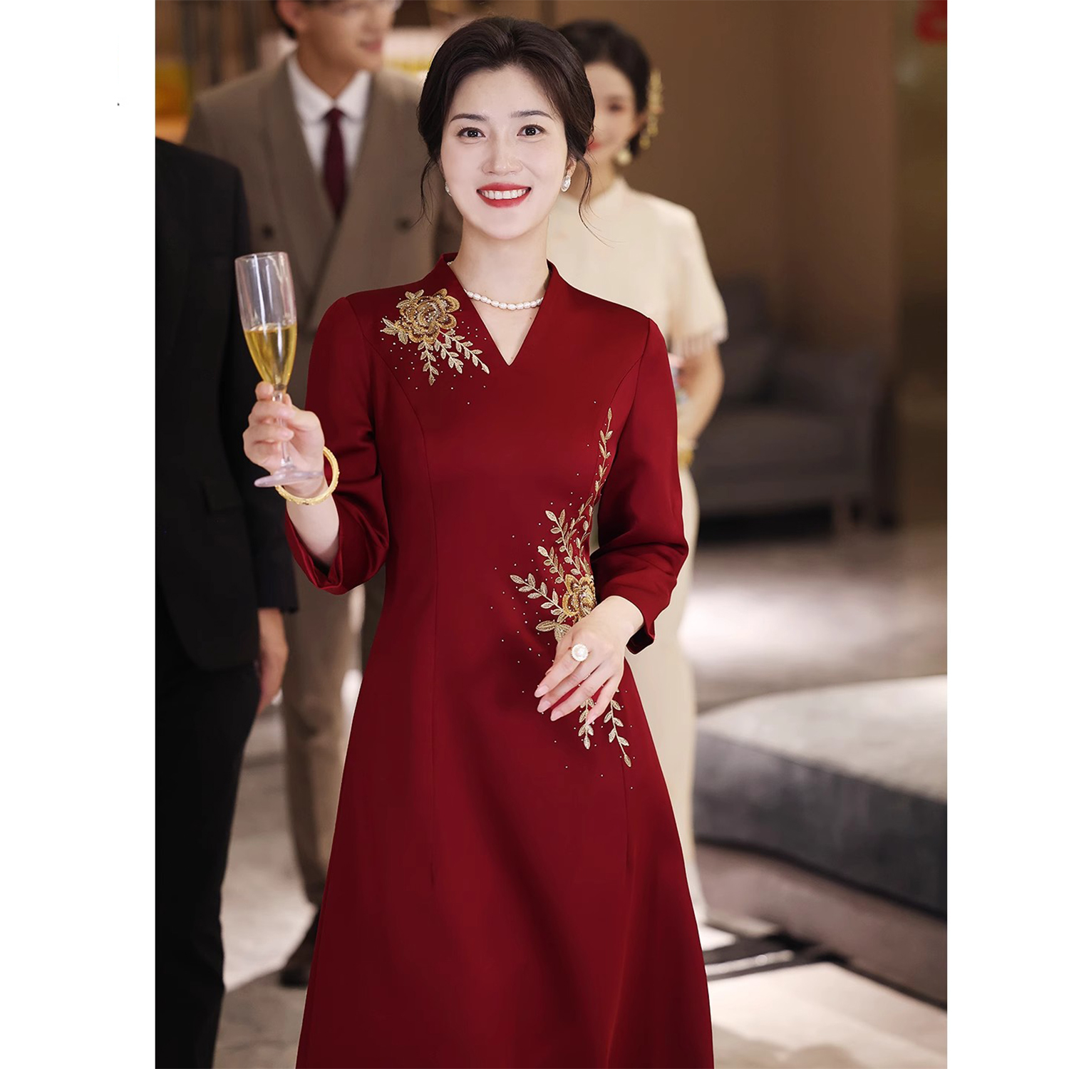 喜妈妈订婚宴礼服喜婆婆旗袍连衣裙春秋年轻款中式结婚喜服婚宴装