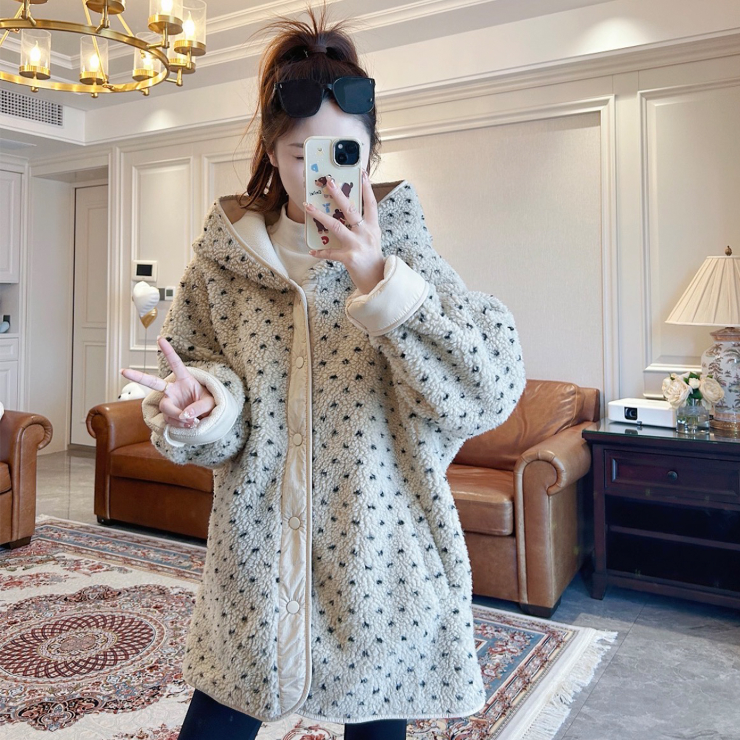 诺初~孕妇秋冬装连帽不规则点点羔毛外套摇粒绒加厚保暖宽松上衣