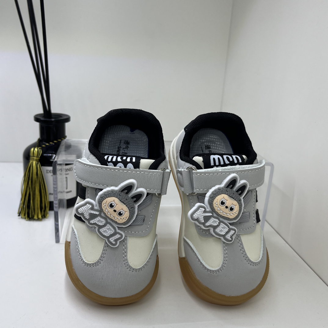 防滑春季翻边板鞋休闲风学步鞋卡通魔术贴运动鞋春秋