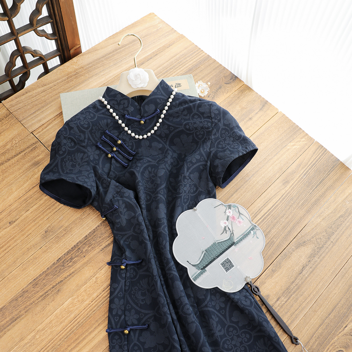 俏娘鱼藏蓝复古新中式旗袍裙子女款爆款2025秋新款国风日常年轻款