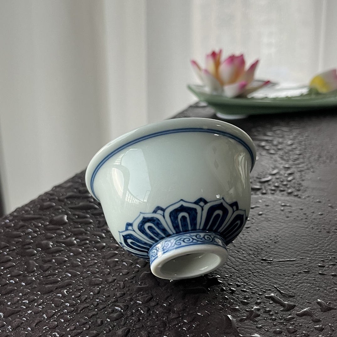 景德镇手绘宝相小压手80毫升