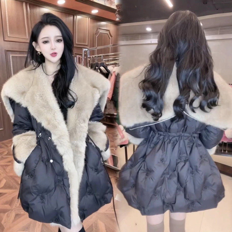 欧货天使之翼大毛领中长款刺绣羽绒服女外套2025冬季新款韩版时尚