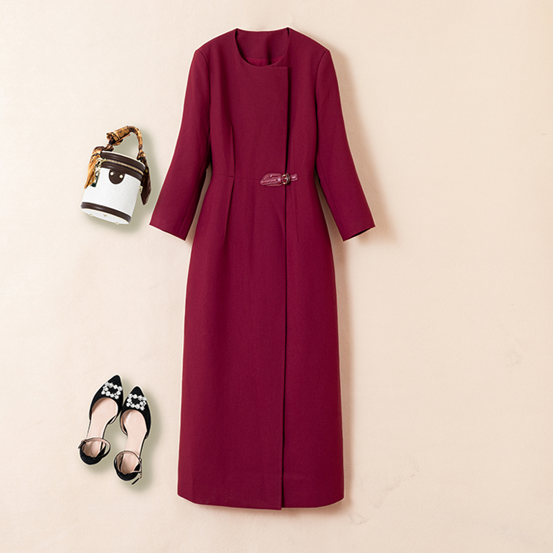 大码女装连衣裙2024春装新款时尚胖mm轻奢显瘦气质修身压褶中长款