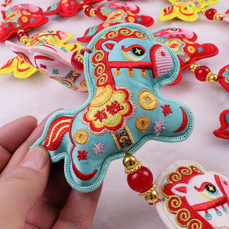2026新品马年刺绣中国结小马挂件吉祥物绣花香包挂饰新年喜庆装饰