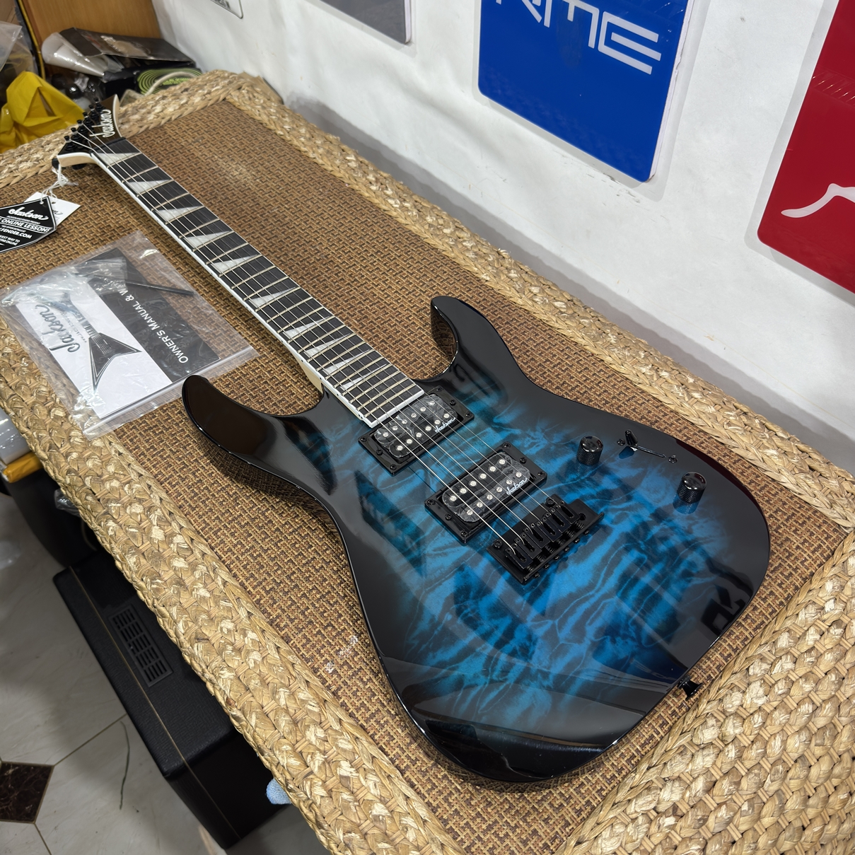 Jackson杰克逊JS Series Dinky JS20 DKQ 2PT 电吉他