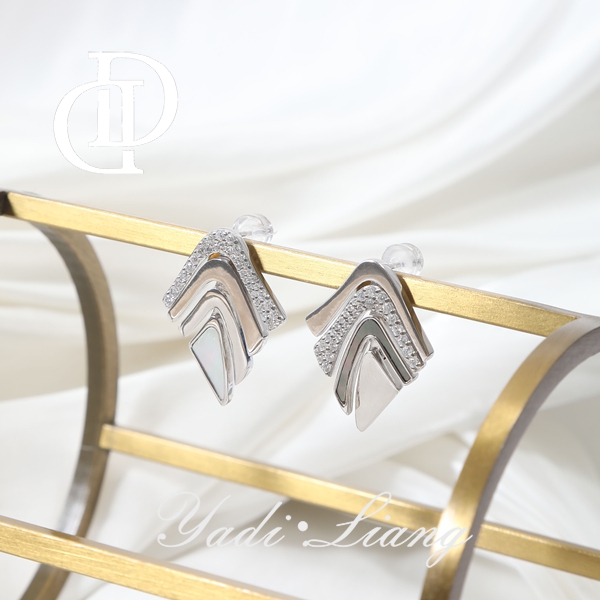 925银耳饰 梁雅帝新品【天穹风之翼】气质百搭时尚纯银耳饰