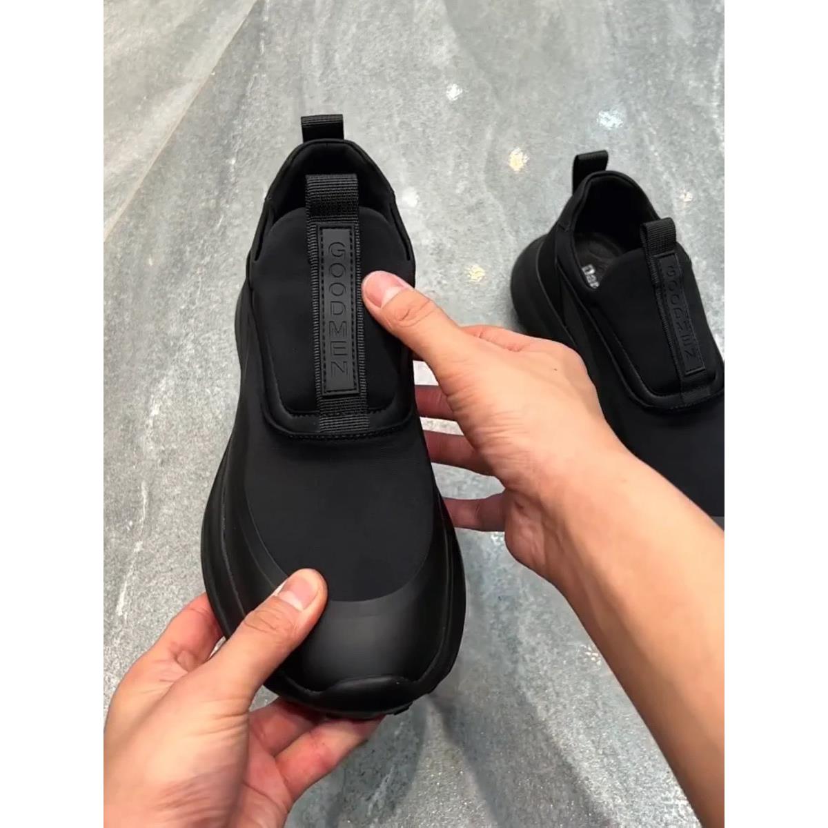 2025新款运动鞋男士超轻底透气科技弹力布舒适百搭时尚一脚蹬男鞋