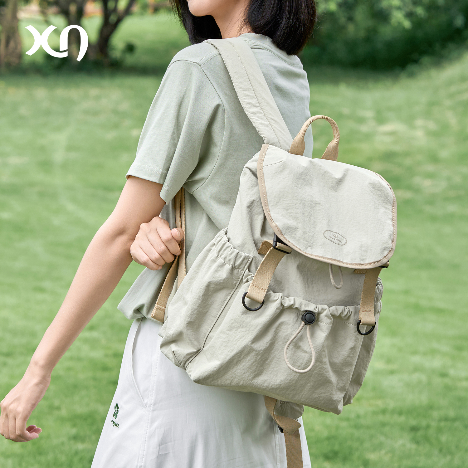 新町双肩包女旅游轻便大容量书包初高中生背包ins小众通勤电脑包