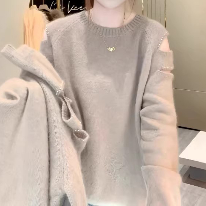 微胖mm宽松内搭针织衫上衣女秋冬新款慵懒风圆领纯色露肩钉珠毛衣