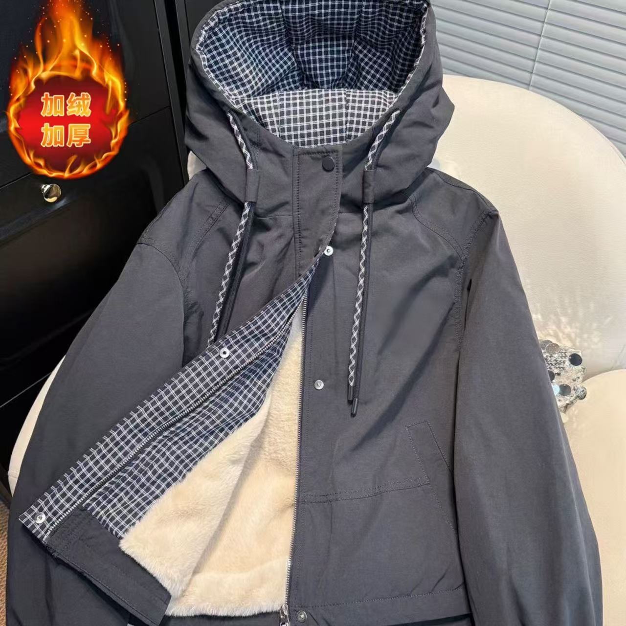 高端连帽加绒加厚工装冲锋衣外套女冬季新款宽松保暖小个子派克服