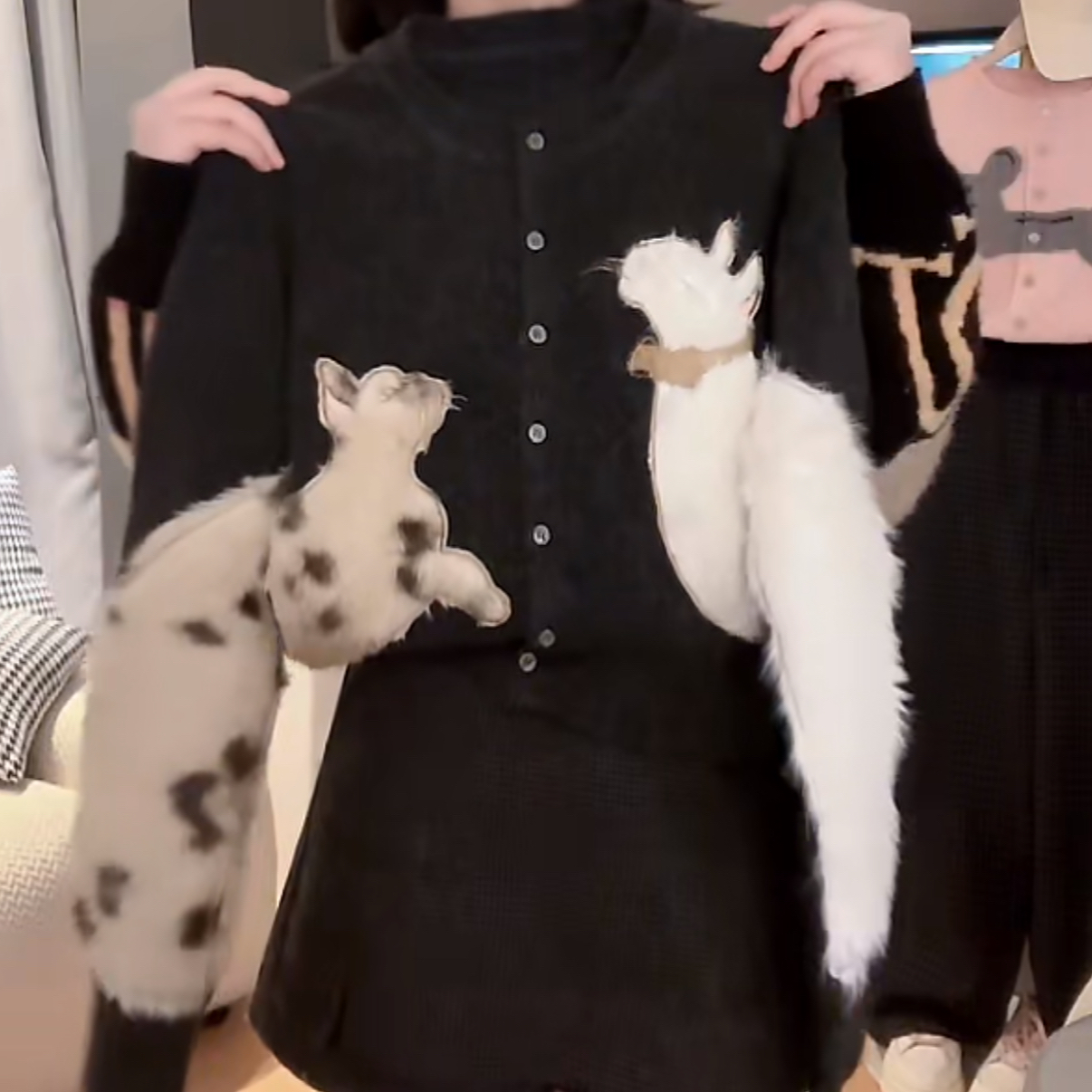 【两只小猫】休闲保暖软糯针织毛衣2025秋冬新款设计感圆领开衫上衣