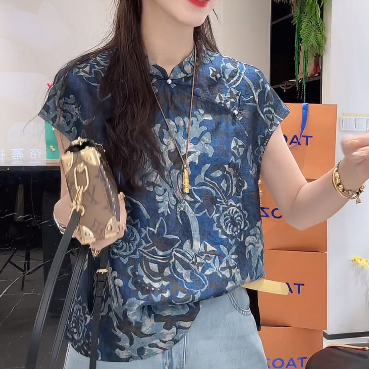 2521款【青花瓷】女士落肩袖衬衫