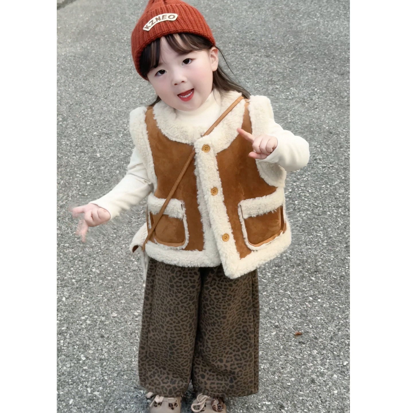 女童套装带包马甲韩系女宝洋气加绒背心坎肩冬季休闲豹纹裤套装