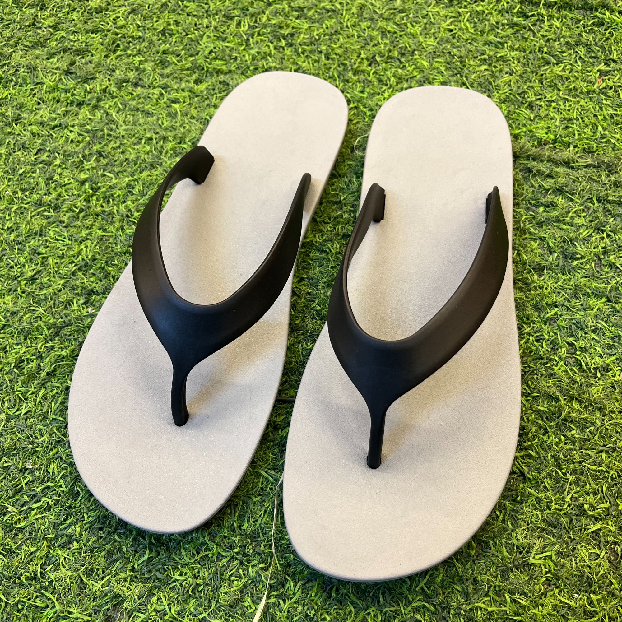 越南橡胶人字拖经典款防滑耐磨防臭男女同款沙滩人字拖男士男款