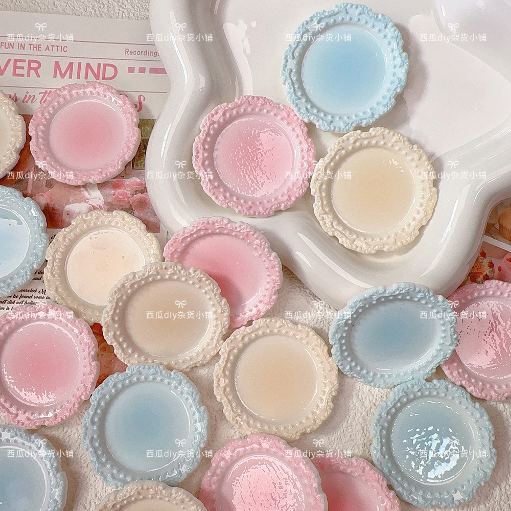 仿真微缩食玩捏捏餐盘马卡龙腮红盘子diy树脂配件娃屋冰箱贴材料