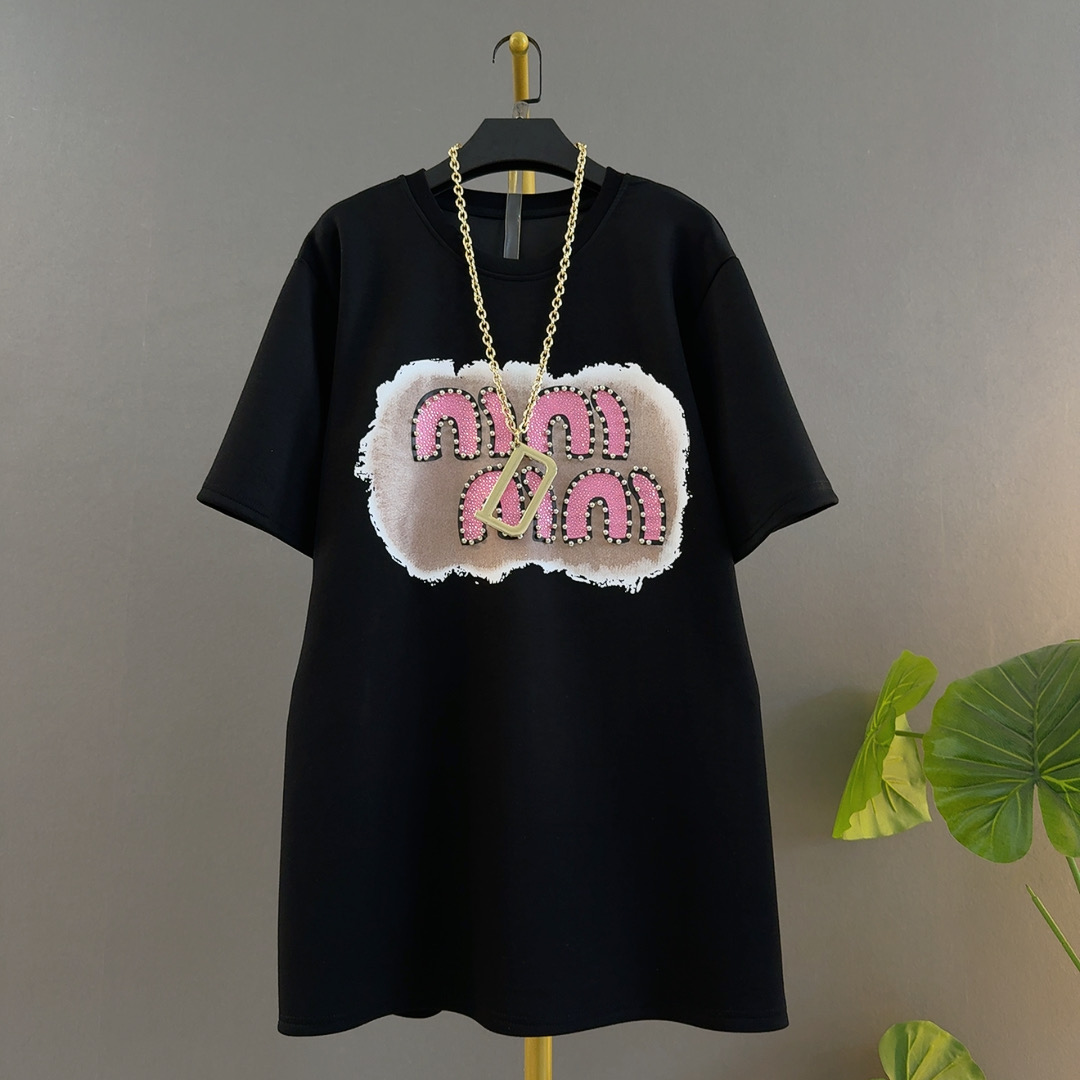 新款时尚圆领钉珠印花字母宽松遮肉苹果型身材大码女装中长款半袖