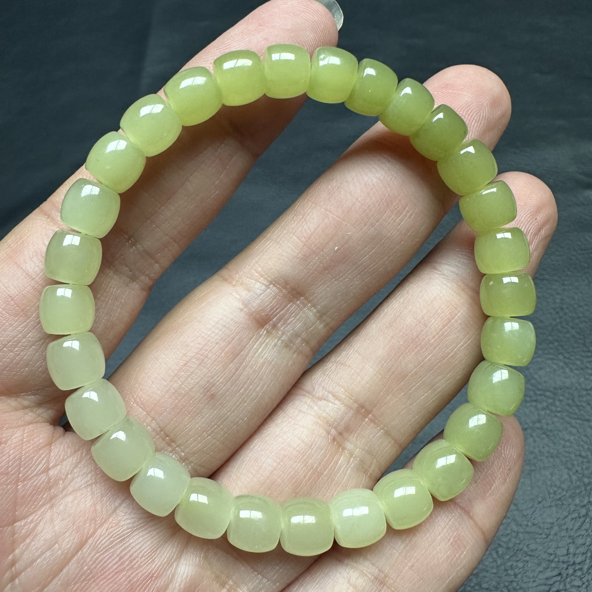 和田玉渐变色直切手串黄口料