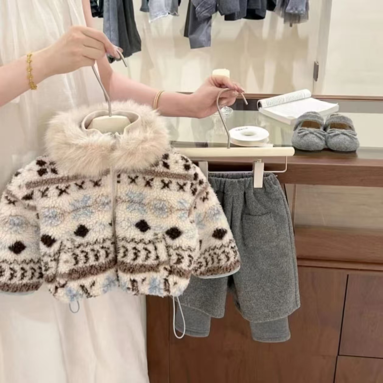 [送围脖]费尔岛25冬男女同款可拆卸毛领A类羊羔毛加绒加厚外套