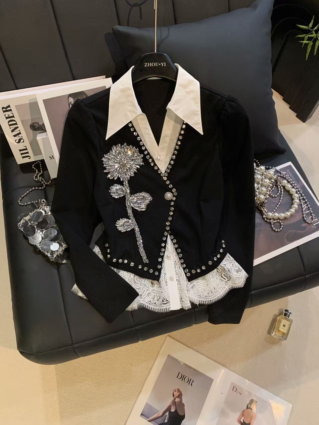 ZHOUYI/周一 2025秋季新款黑白拼接水钻花朵洋气显瘦针织衫上衣