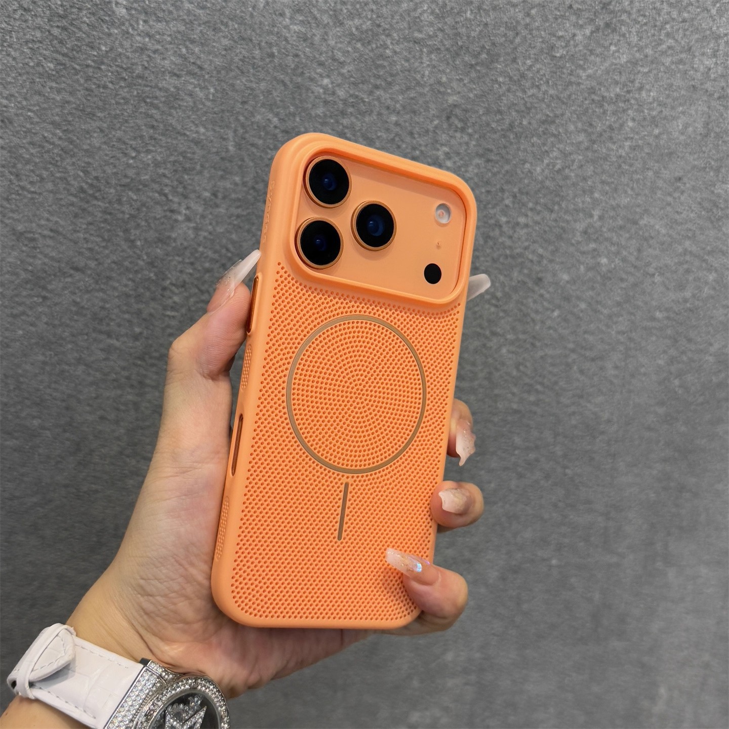 适用iPhone17ProMax散热磁吸细圈手机壳苹果16网孔透气超薄保护套