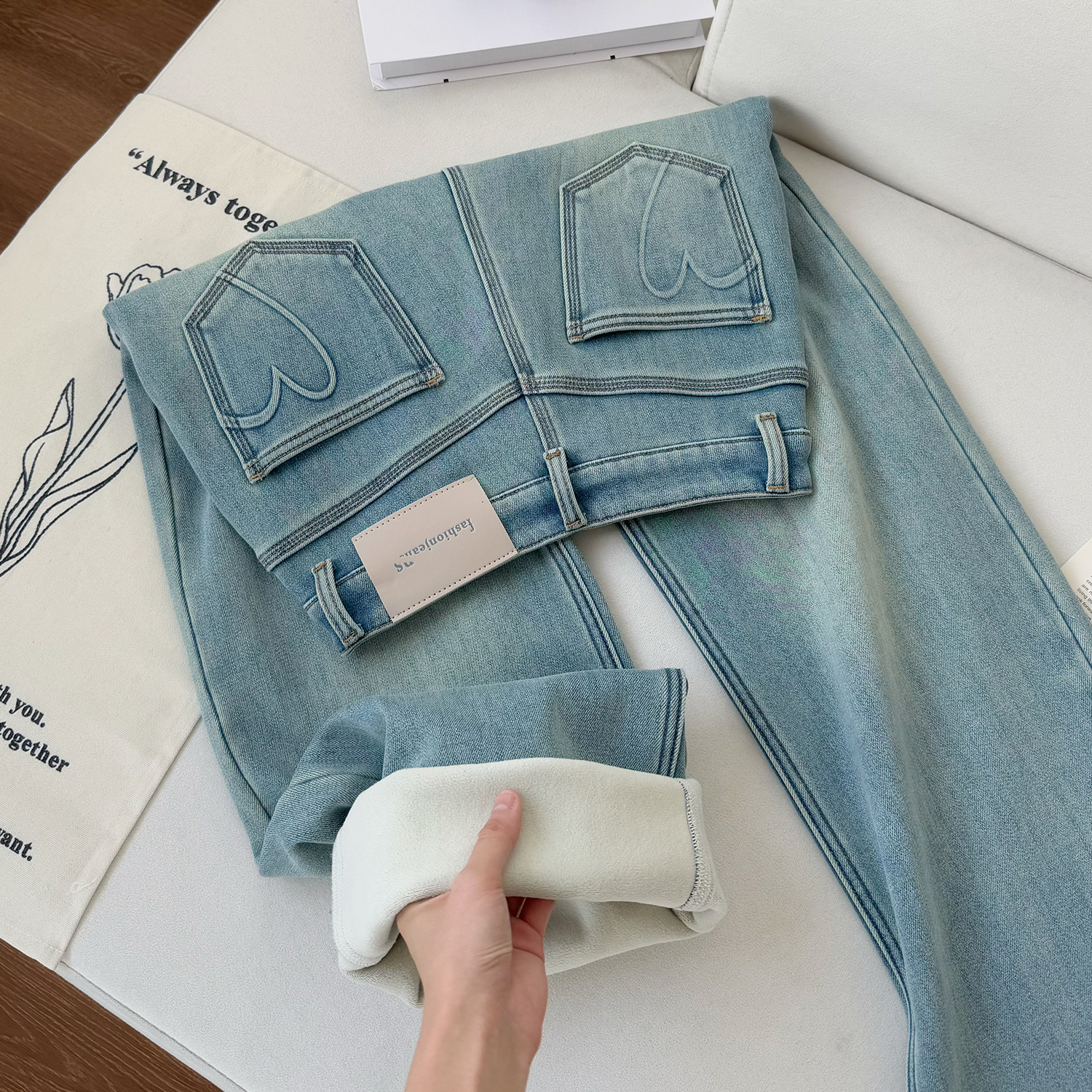 清风蓝加绒弹力窄版直筒牛仔裤女2025冬季新款高腰显瘦百搭裤子