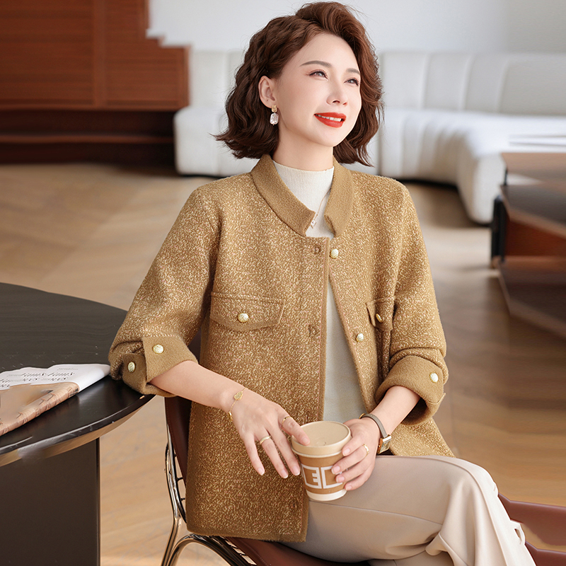 2025新款中老年女装上衣妈妈秋装小香风外套女洋气毛呢大衣短