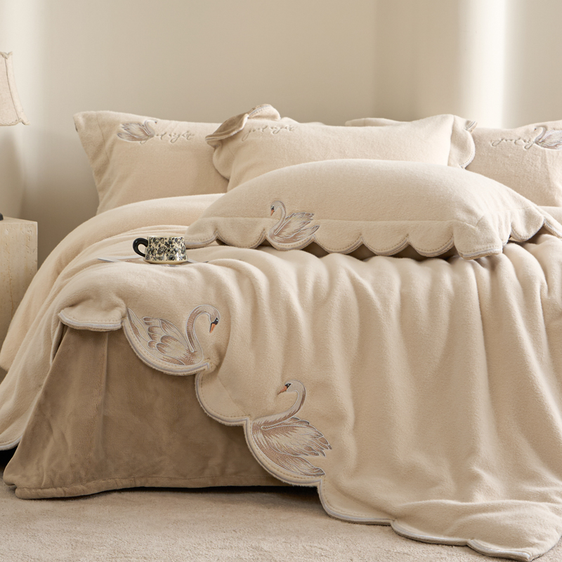 美作师冬季加厚保暖牛奶绒四件套公主风糯米绒天鹅被套珊瑚绒床裙