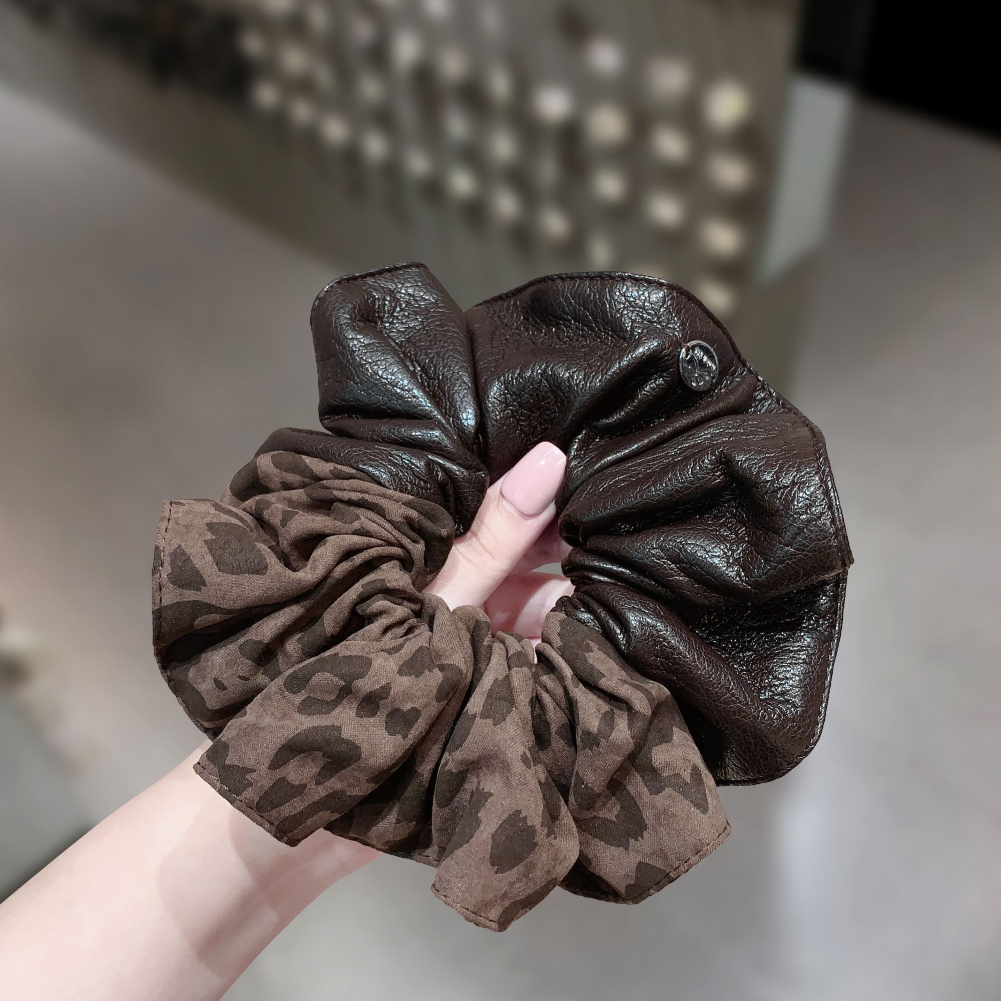 韩系咖色豹纹皮质大肠发圈女高级感丸子头超大号复古百搭发饰头绳