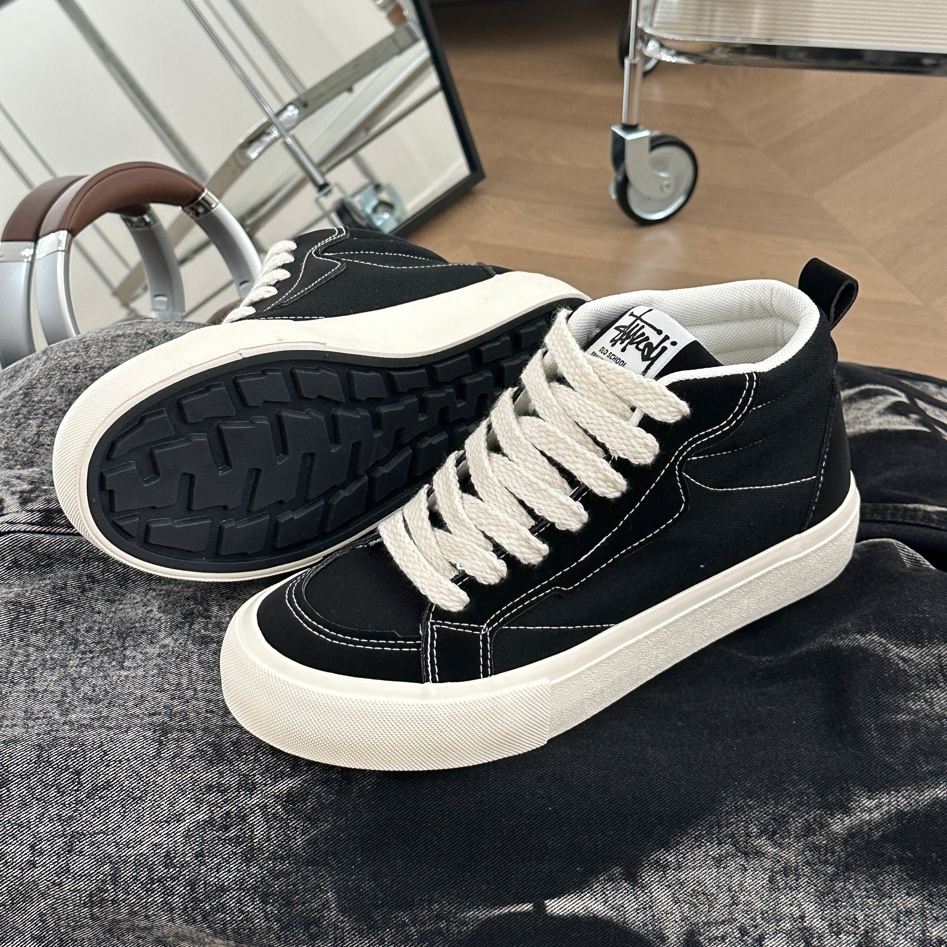 2025新款经典高帮鞋秋季爆款学生休闲板鞋干净感痞帅中帮帆布鞋男