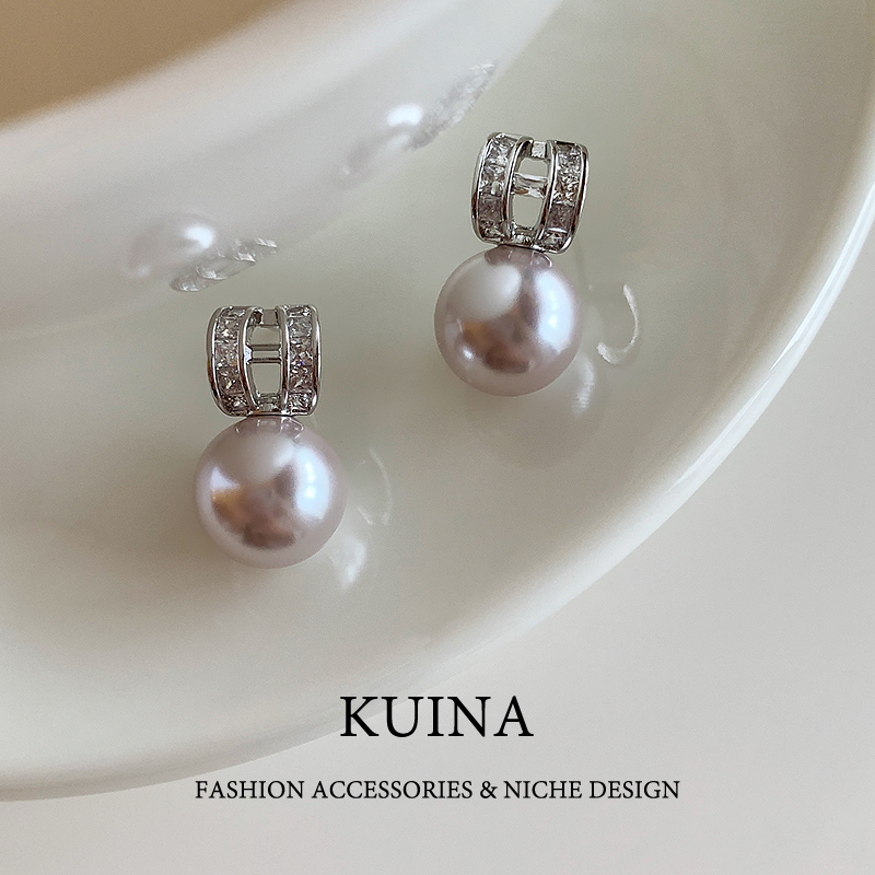 合金耳饰 新款珍珠耳钉轻奢高级感气质小巧女士耳环百搭爆款耳饰