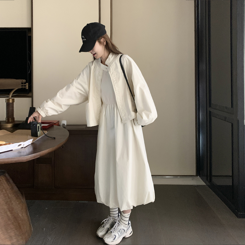 米白色超好看连衣裙套装2025秋季新款设计感外套花苞背心裙两件套