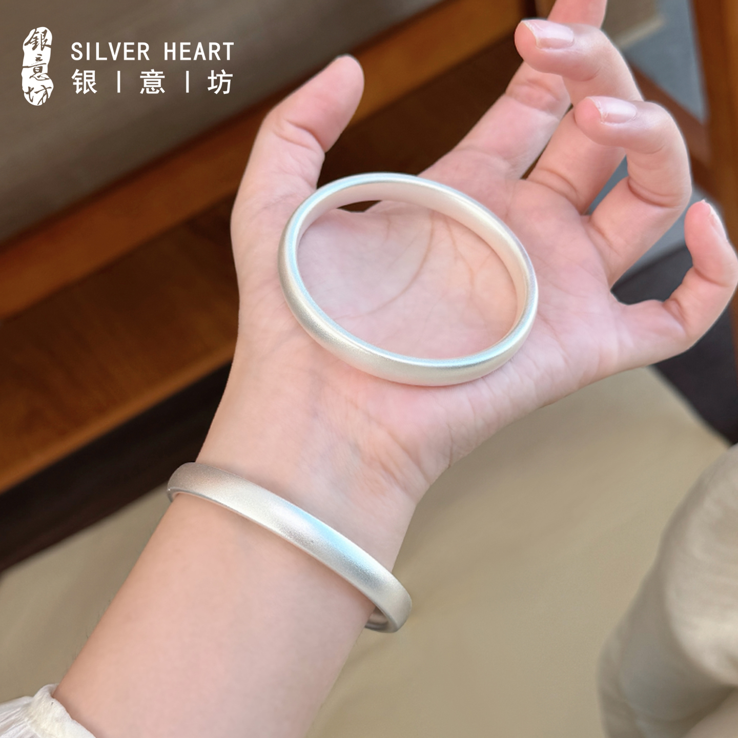 足银手镯 泥鳅背手镯女士9999纯银古法素圈磨砂银镯子2025年新款