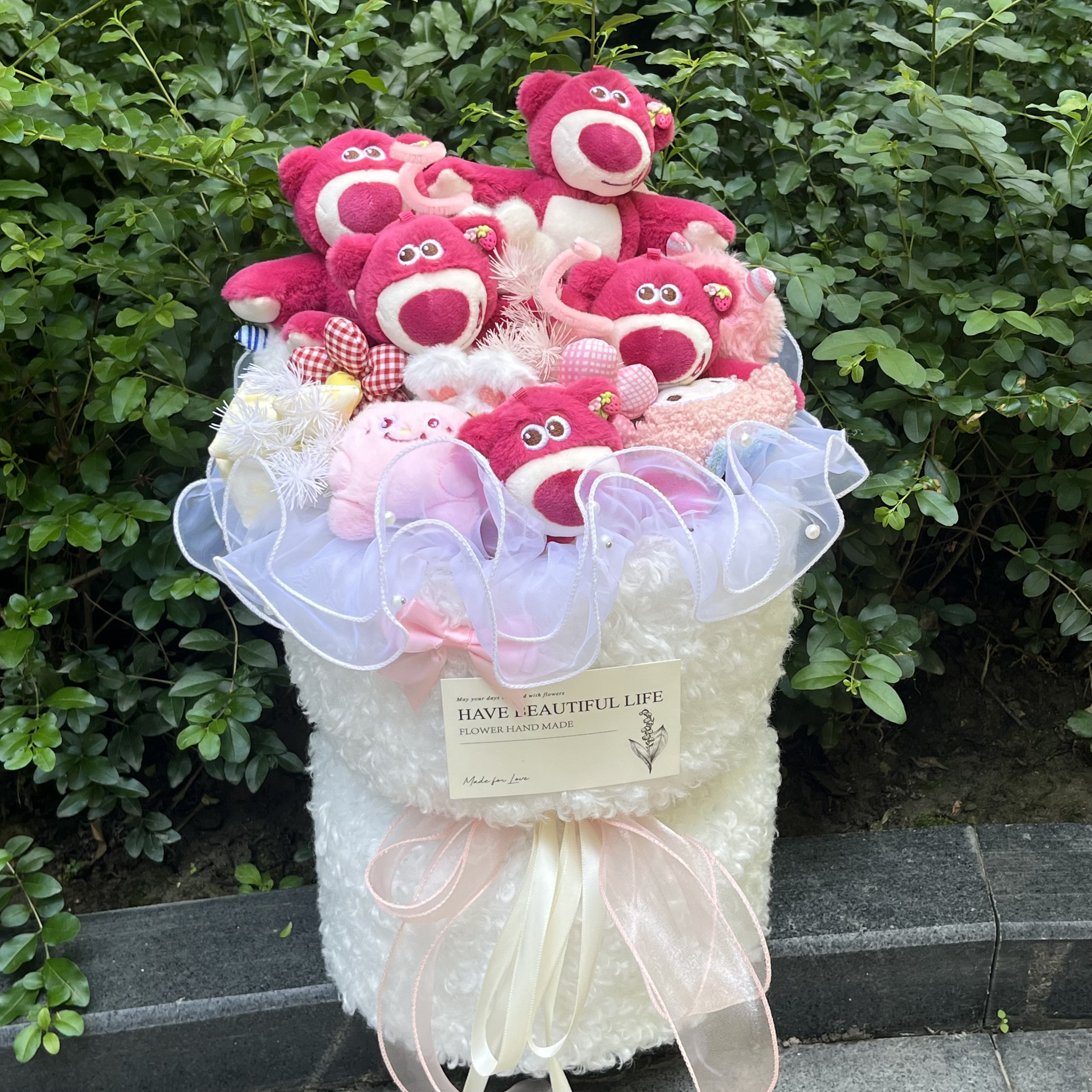 【草莓熊玩偶花束】送朋友毛绒生日礼物国庆中秋情人节礼物花束礼物