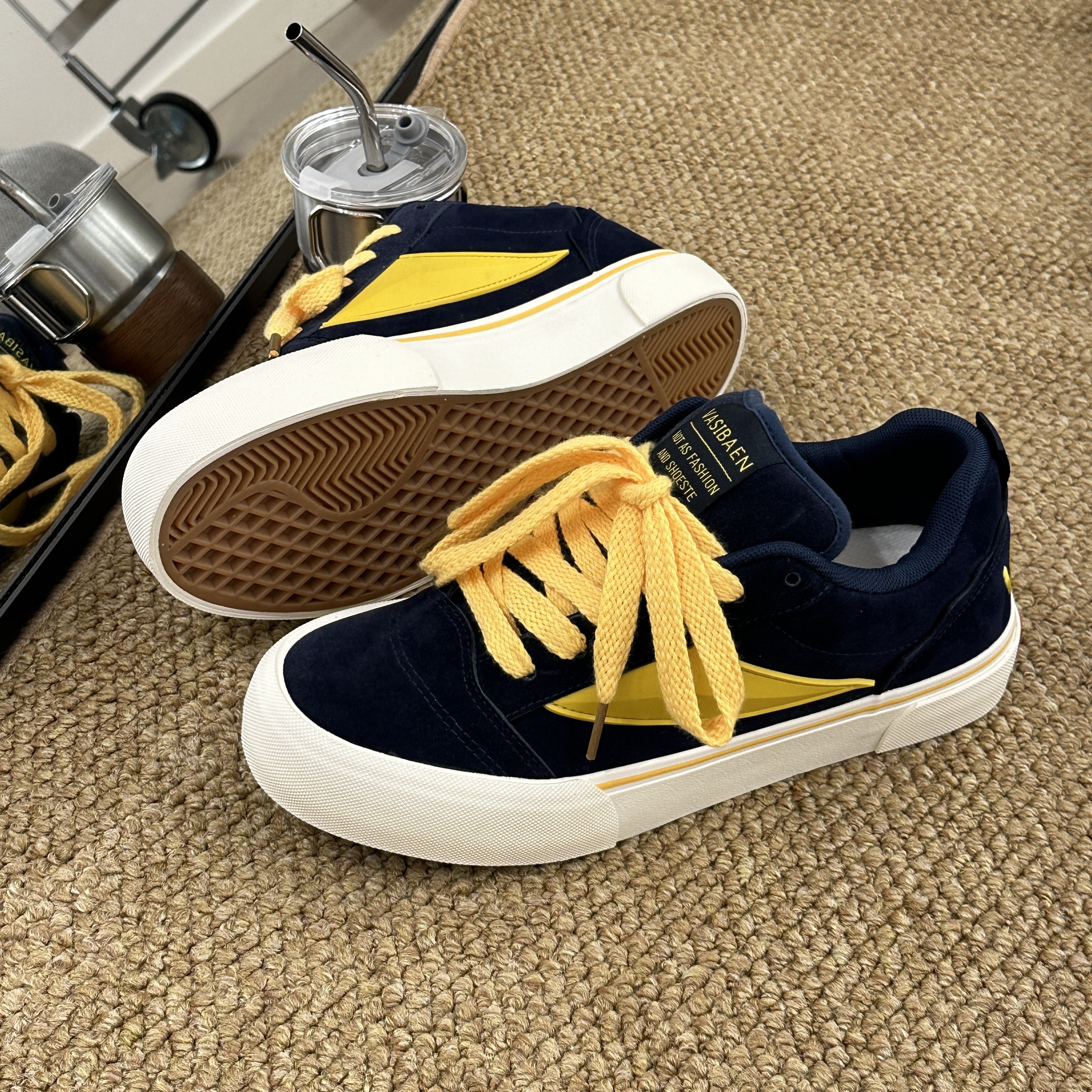 2025新款干净感痞帅男鞋小众拼色面包板鞋秋季爆款厚底百搭鞋子男