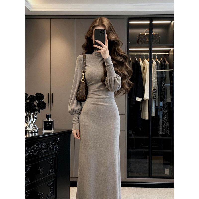 韩系御姐风半高领灯笼袖连衣裙女冬季新款设计感时尚百搭内搭长裙