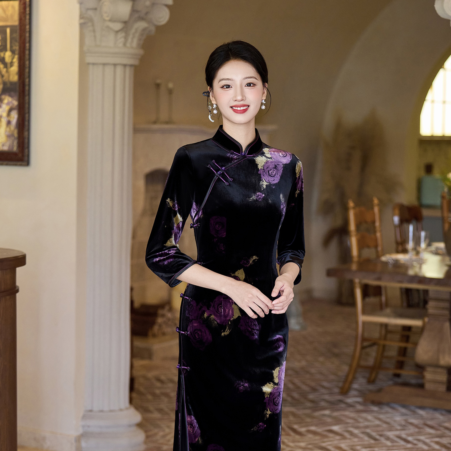 黑色丝绒旗袍2025新款秋冬玫瑰印花绝美高端气质修身显瘦长款日常