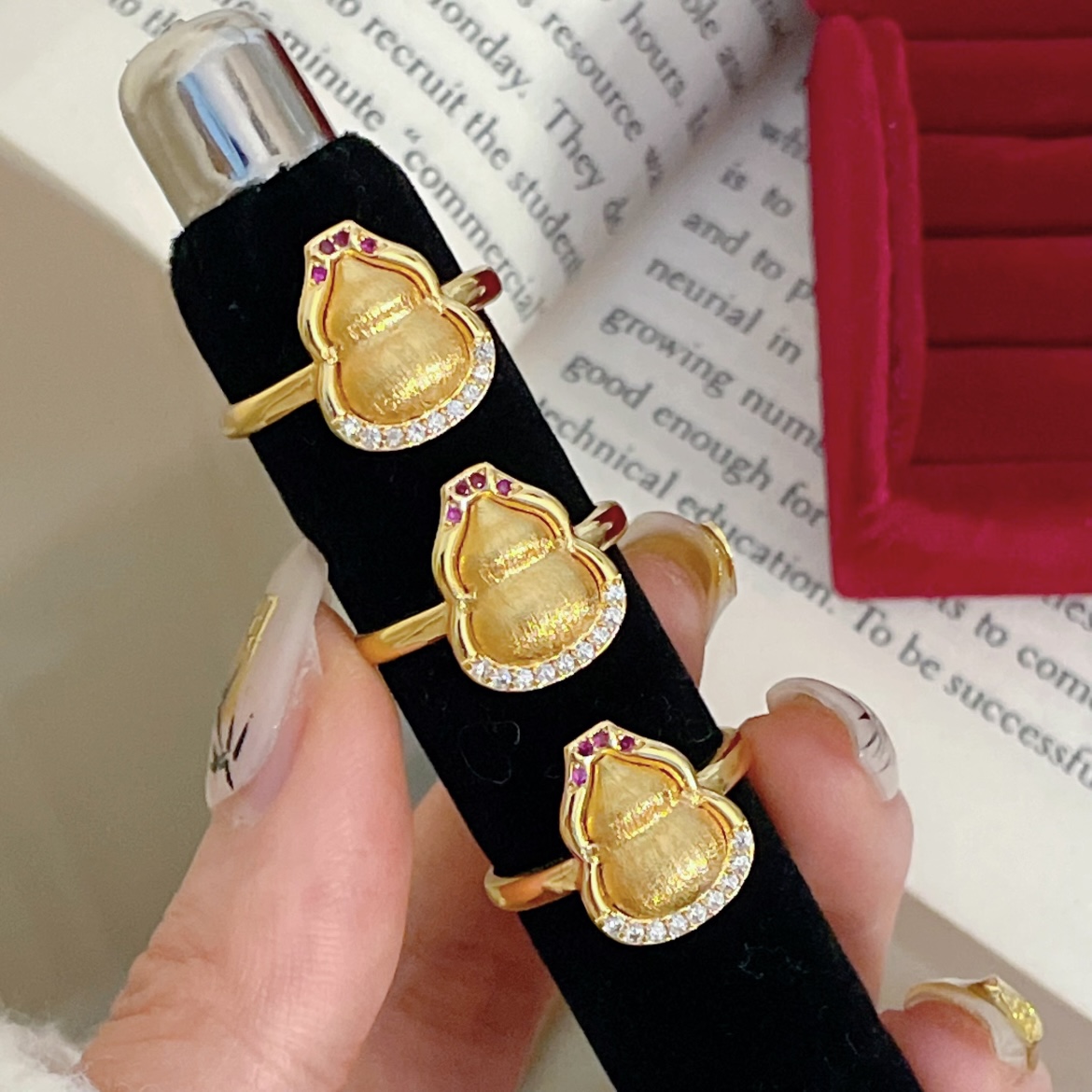 铜合金戒指 新中式国潮风织纹拉丝工艺精致轻奢【点钻胖葫芦戒指】