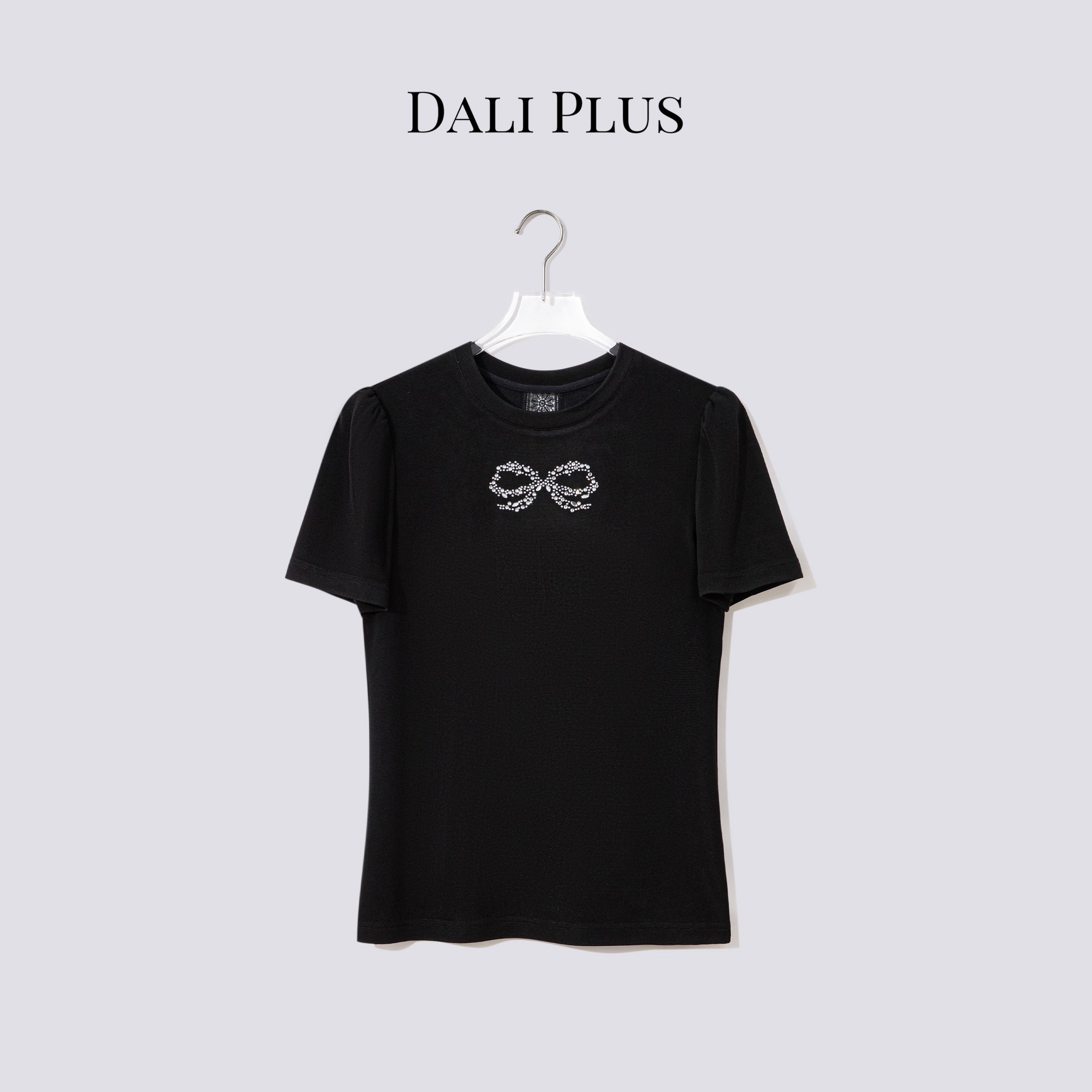 DALI PLUS“镶钻蝴蝶结T恤”凉感醋酸别致蕾丝T-D5LT2171