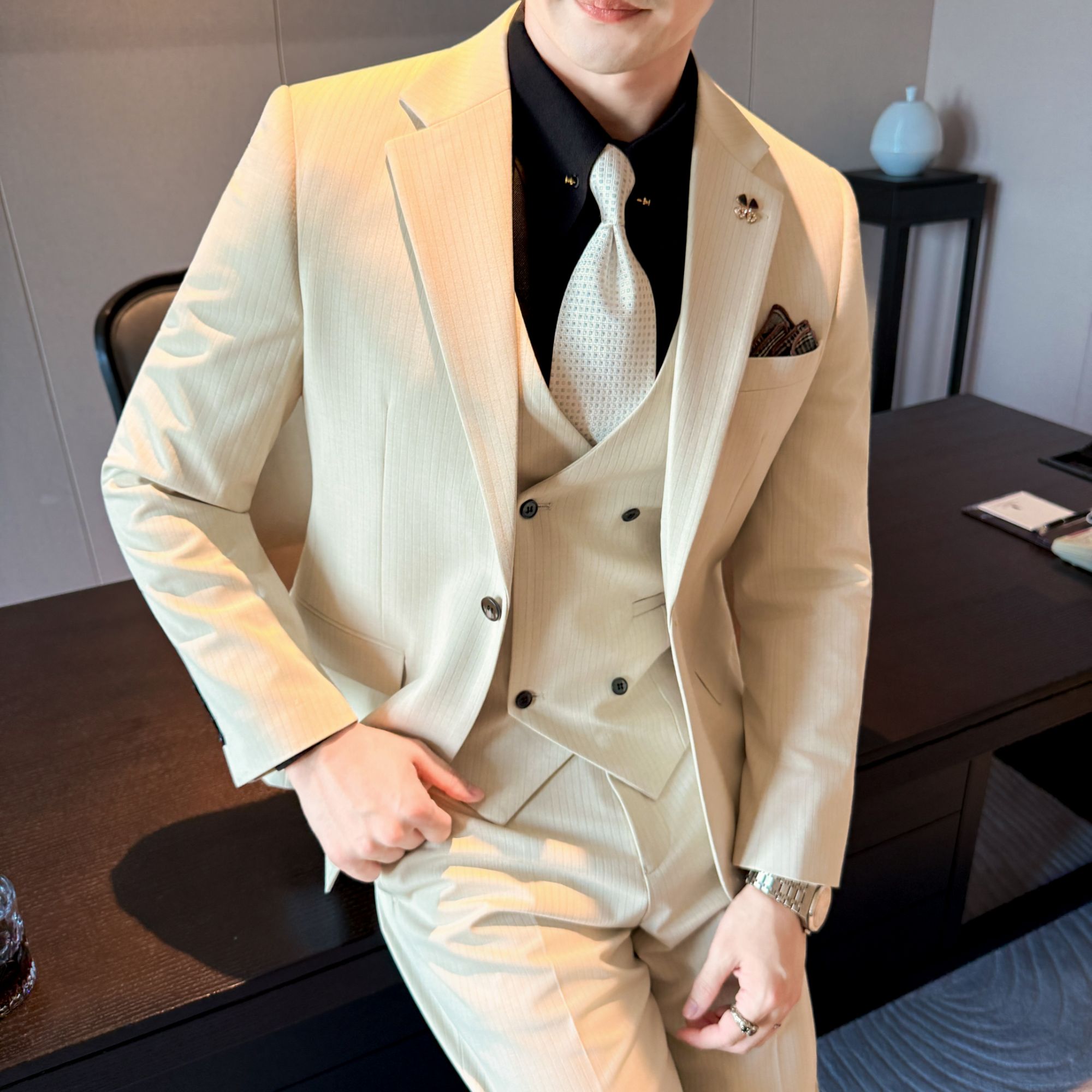 暗条纹西装男套装秋冬新款高品质修身挺括垂感商务正装西服三件套