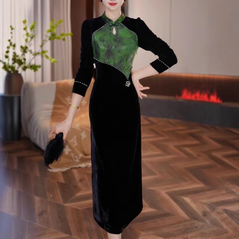 2025新款连衣裙时尚气质洋气修身显瘦收腰加厚轻奢长袖中长款