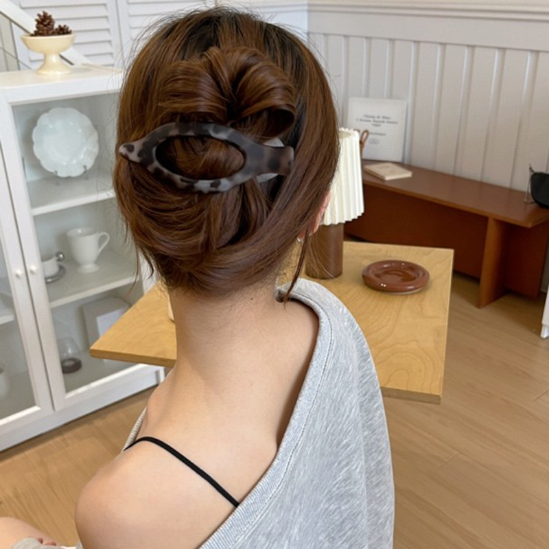 子日韩简约磨砂面小豹气质椭圆鸭嘴夹盘发